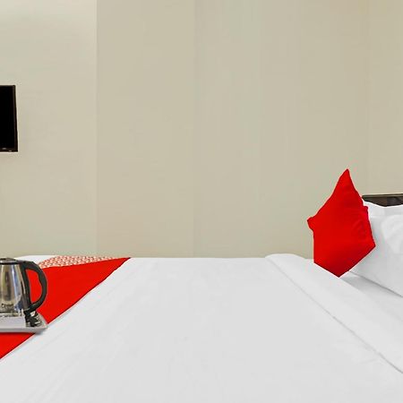 Oyo Happy Stay Hotels Haiderabad Buitenkant foto