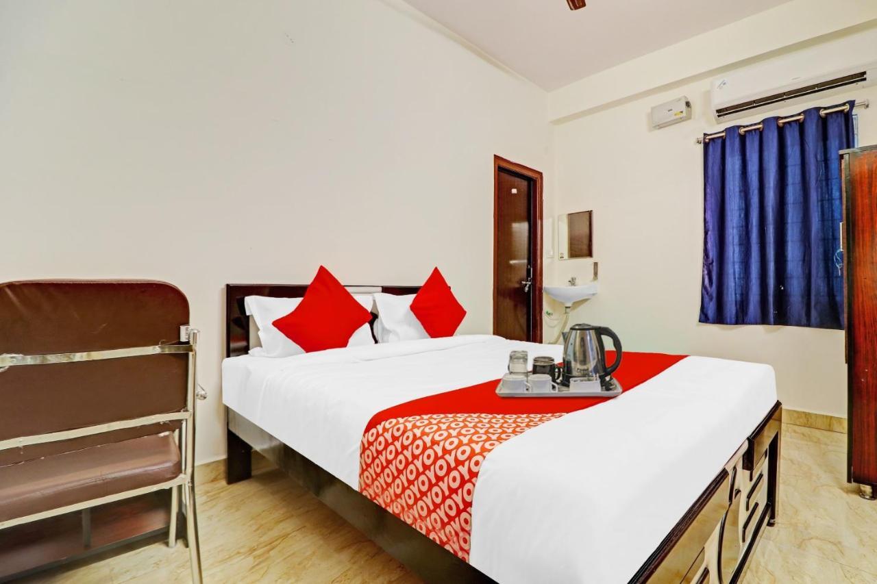 Oyo Happy Stay Hotels Haiderabad Buitenkant foto