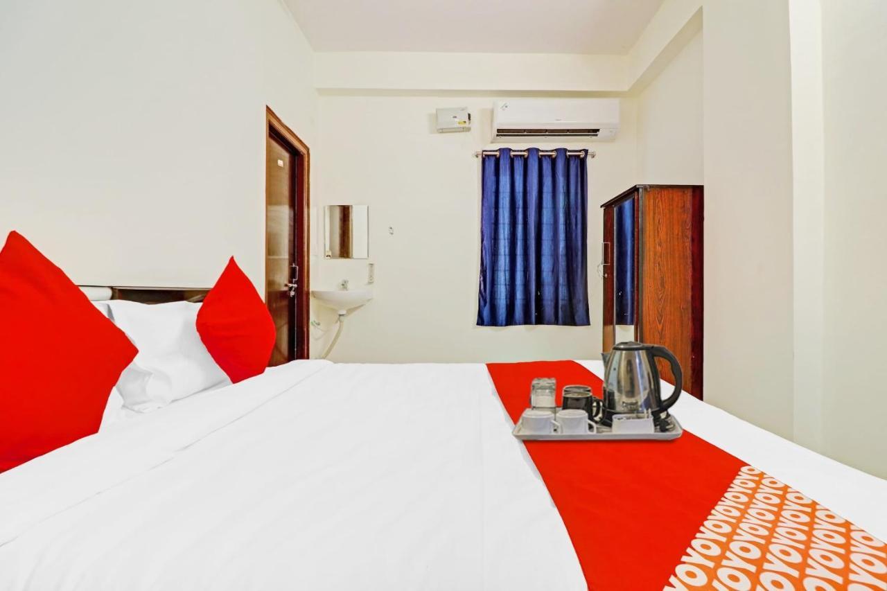 Oyo Happy Stay Hotels Haiderabad Buitenkant foto