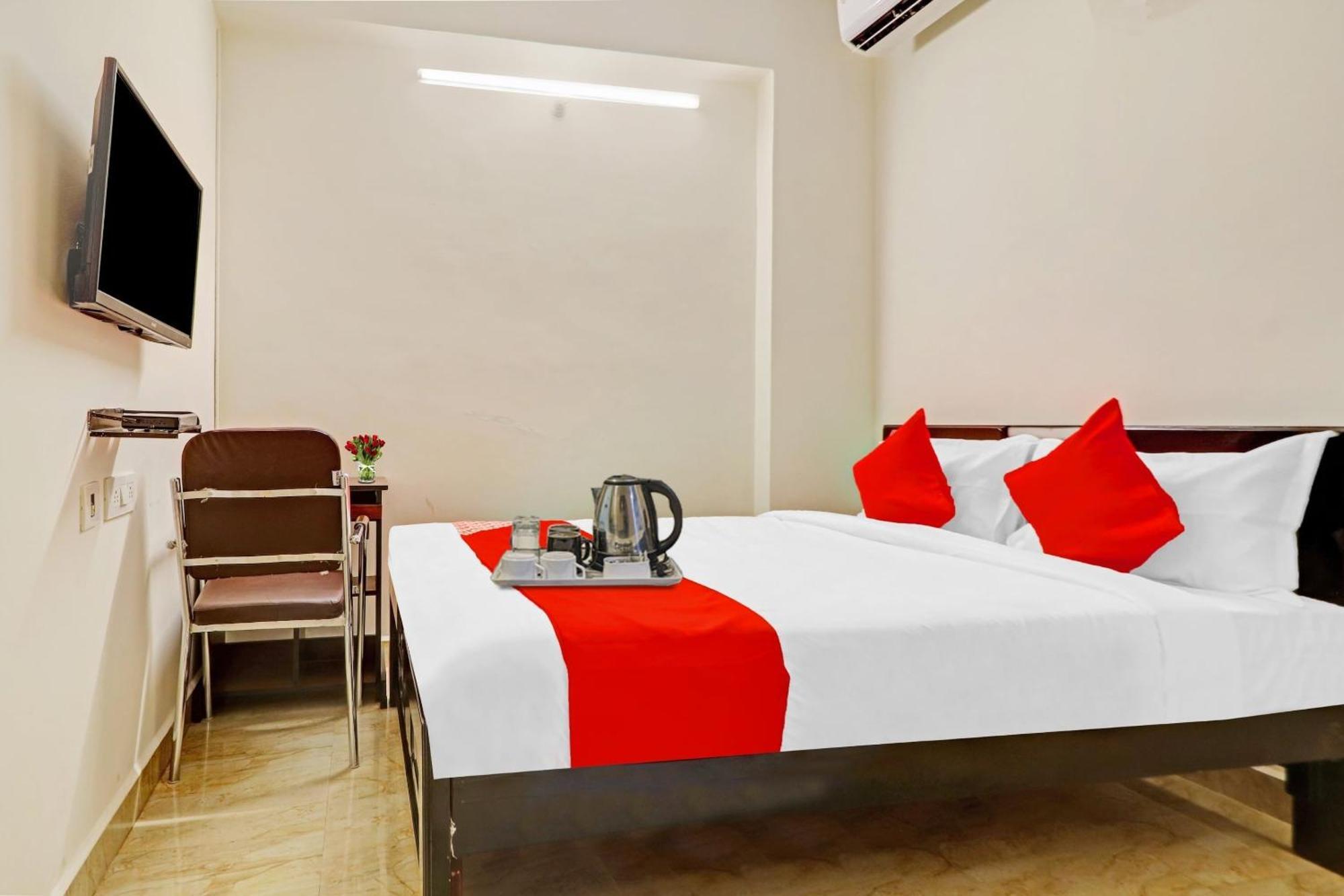 Oyo Happy Stay Hotels Haiderabad Buitenkant foto
