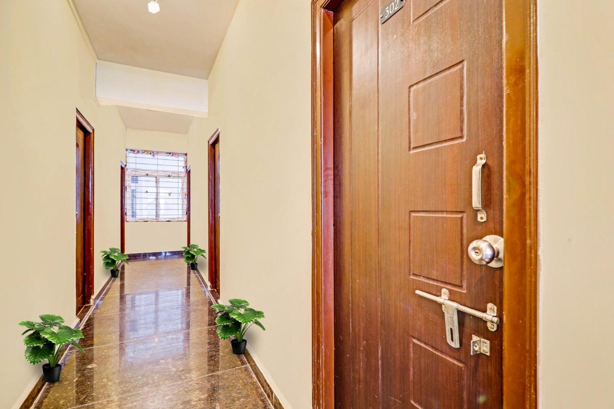 Oyo Happy Stay Hotels Haiderabad Buitenkant foto